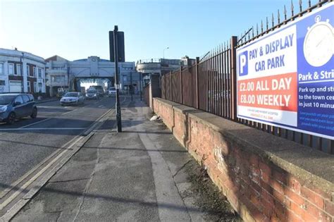 24 hour parking hull.